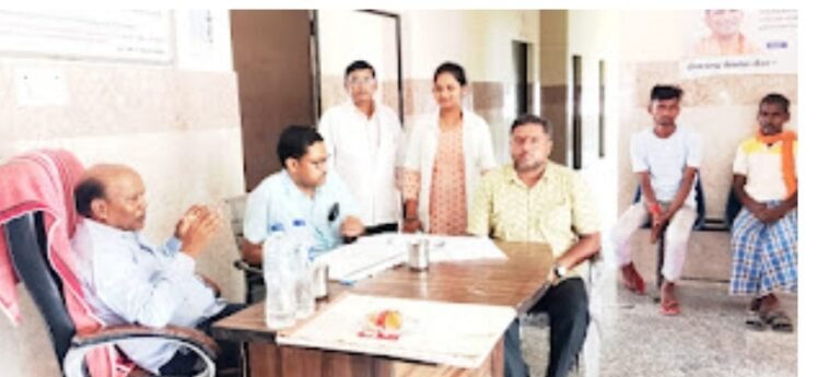 महाराजगंज: प्राथमिक स्वास्थ्य केंद्र लक्ष्मीपुर एकडंगा मे मुख्यमंत्री आरोग्य मेला का हुआ आयोजन