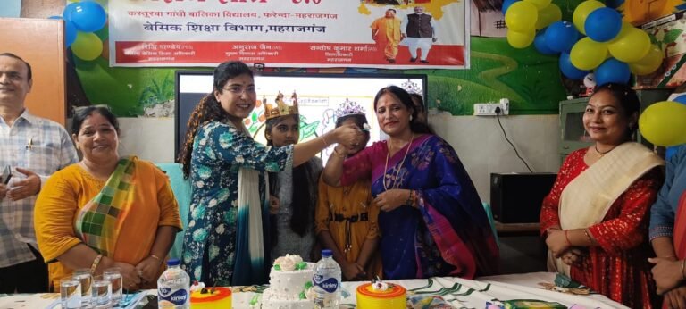 बेसिक शिक्षा अधिकारी  द्वारा पावर एंजिल के साथ केक काटकर मीना दिवस मनाया गया। 